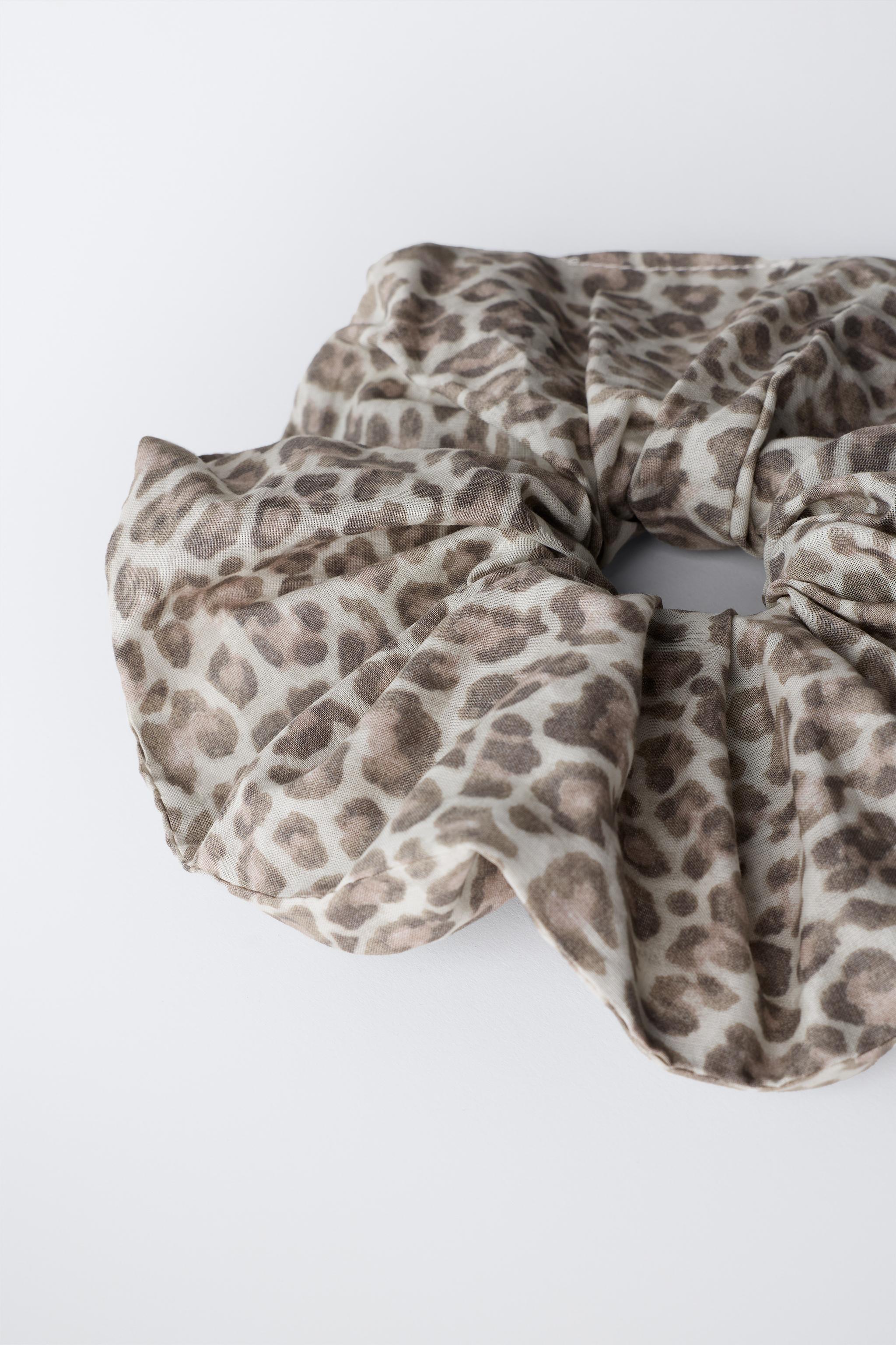 ANIMAL PRINT SCRUNCHIE